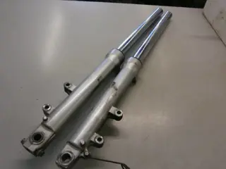 Suzuki GSX1100F(GV72) Voorvorkpoten