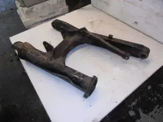 Suzuki GSX1100G Achterbrug  61100-26D00-019