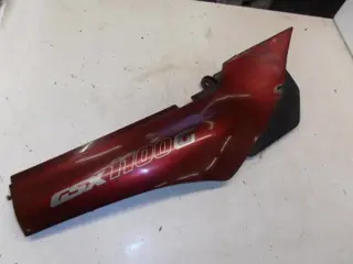 Suzuki GSX1100G Zijkap rechts rood met barst 47110-26D00
