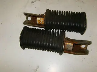 Suzuki GSX250E Achtersteps SET 43600-34500 & 43700-34500