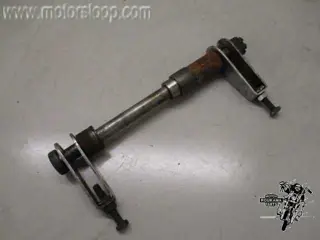 Suzuki GSX250E Achterwiel as