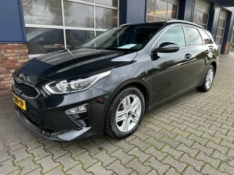 KIA CEED 1.0 T-GDI DYN.PLUSL. CAMERA. STUUR EN STOEL VERWARMING. ALL IN prijs.