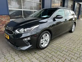KIA CEED 1.0 T-GDI DYN.PLUSL. CAMERA. STUUR EN STOEL VERWARMING. ALL IN prijs.