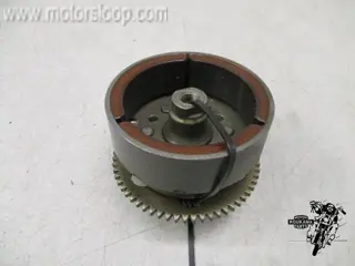 Suzuki GSX400F Vliegwiel met startkoppeling