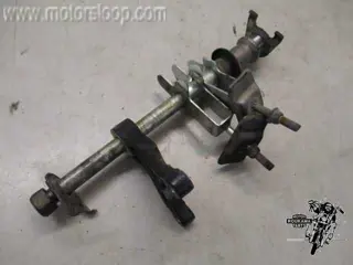 Suzuki GSX400F(GK74A) Achterwiel as