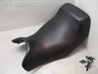 Suzuki GSX400F(GK74A) Zadel voorste deel