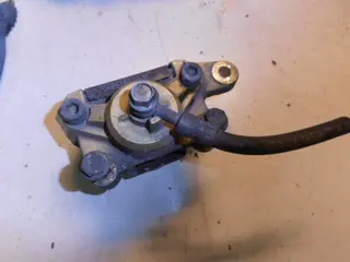 Suzuki GSX400X Remklauw achter