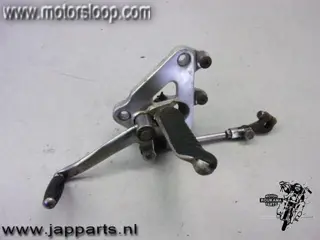 Suzuki GSX400X Schetsplaat links met schakelpedaal