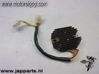 Suzuki GSX400X Spanningsregelaar