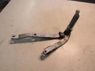 Suzuki GSX400X Voetstep links achter