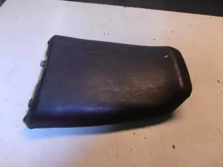 Suzuki GSX400X Zadel achter