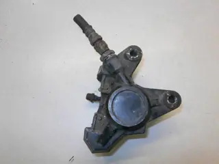 Suzuki GSX550(GN71) Remklauw rechts voor 59100-33410