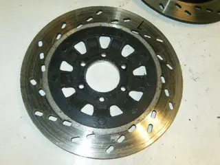 Suzuki GSX550(GN71) Remschijf links voor 59220-33400