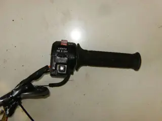 Suzuki GSX550(GN71) Stuurschakelaar rechts met gashendel 37200-3