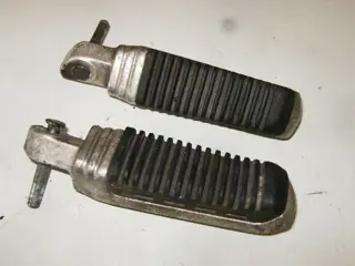 Suzuki GSX550(GN71) Voetsteps Voorzijde 43501-43400 & 43502-4340