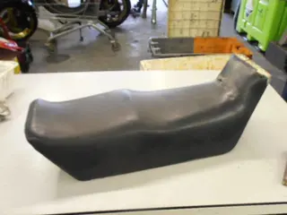 Suzuki GSX550(GN71) Zadel