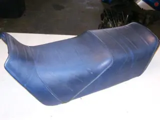 Suzuki GSX550(GN71) Zadel 45100-43400-53L