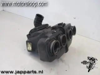 Suzuki GSX750EF(GR72A) Luchtfilterhuis