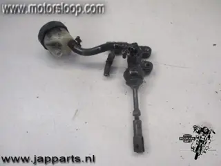 Suzuki GSX750EF(GR72A) Rempomp achter