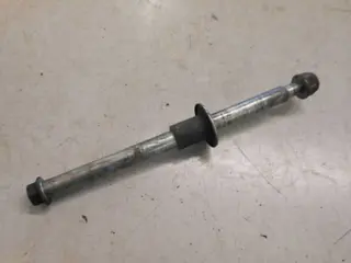 Suzuki GSX750F Voorwiel as 54711-19C00