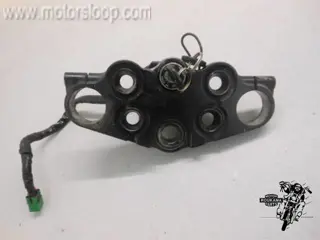 Suzuki GSX750F(AK1113) Kroonplaat met kontaktslot 51311-08FA0