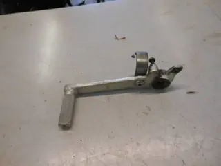 Suzuki GSXR750(GR77B) Rempedaal 43110-17C03