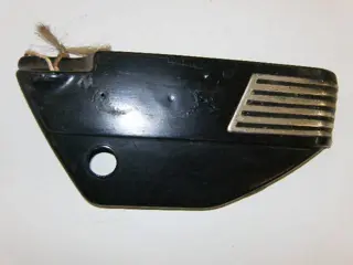 SUZUKI GT250 Zijkap Rechts Zwart