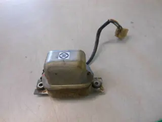 Suzuki GT380 Spanningsregelaar 32500-33020