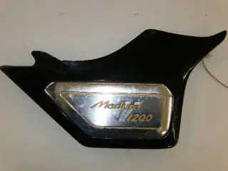 SUZUKI GV1200 Zijkap Rechts Zwart