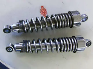 Suzuki GZ250 Schokbrekers 62100-13F00