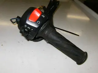 Suzuki GZ250 Stuurschakelaar Rechts 37200-33E31