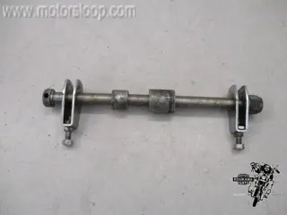 Suzuki LS650 Achterwiel as