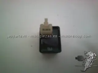 Suzuki RF600R Relais 1