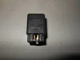 Suzuki RF900R Relais 4p