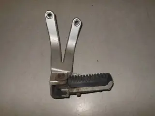 Suzuki RF900R Schetsplaat met step links achter 43700-31E00