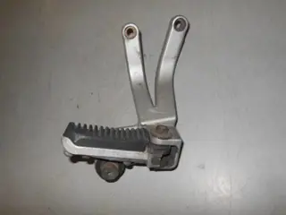 Suzuki RF900R Schetsplaat met step rechts achter 43600-31E00