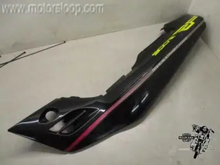Suzuki RF900R Zijkap links