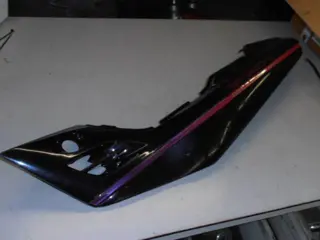 Suzuki RF900R Zijkap links zwart