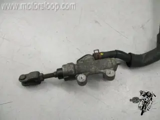 Suzuki SV650N Rempomp achter