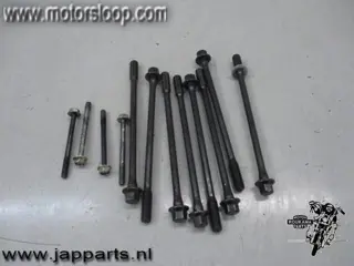 Suzuki SV650N(BY1111) Cilinderkop bouten