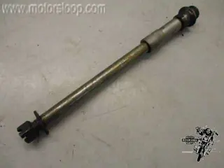 Suzuki VS700(VP51A) Achterwiel as 64711-38A00