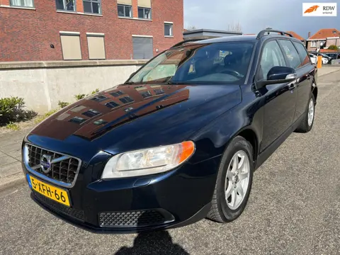 Volvo V70 2.5T Momentum AUT /Airco/Cruise/LMV/Elek. Pakket