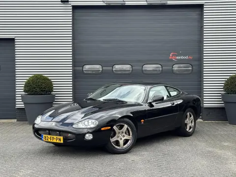 Jaguar XKR 4.0 V8 Coupé UNIEK MOOI! | Lederen Bekleding | Lichtmetalen Velgen | Stoelverwarming |
