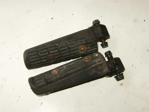 Yamaha FZ600(2HW) Voetsteps achter rubber