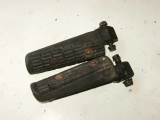 Yamaha FZ600(2HW) Voetsteps achter rubber