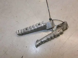 Yamaha FZR600(3HE) Voetsteps achter 1HX-27431-00-00 & 1HX-27441-