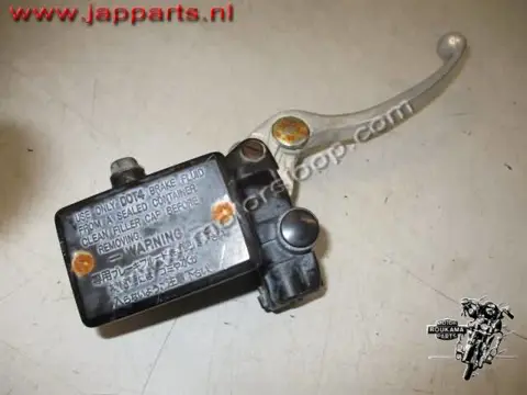 Yamaha FZS600 Rempomp voor