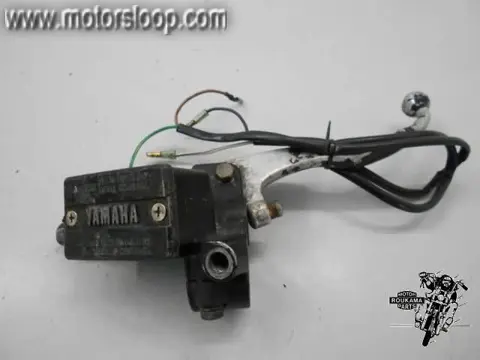 Yamaha XJ1100(11G) Rempomp voor