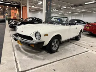 Fiat 124 Spider 2000 Pininfarina l Nette en 'harde' conditie