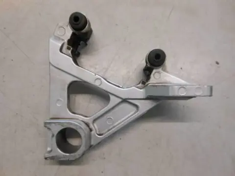 Yamaha YZF-R6(RJ032) Remklauwhouder achter